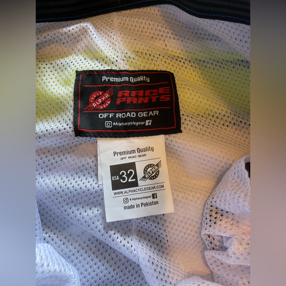 Racing gear - Picture 6 of 6